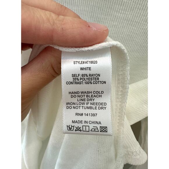 ASTR | White Ruffle Cuff Mock Neck Long Sleeve Top NWT | Size Medium - Picture 7 of 7